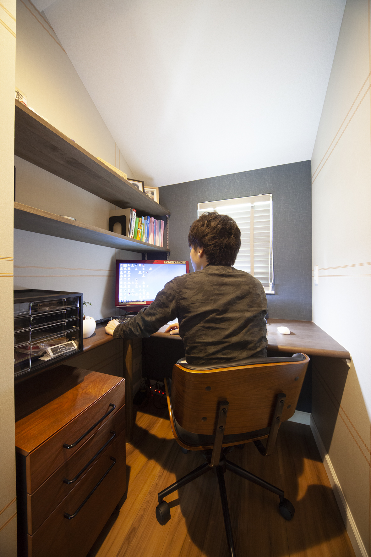 ゆとりある空間が心地よい書斎の作り方と実例を紹介